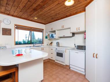 Talinga Ocean Views - Mangawhai Holiday Home