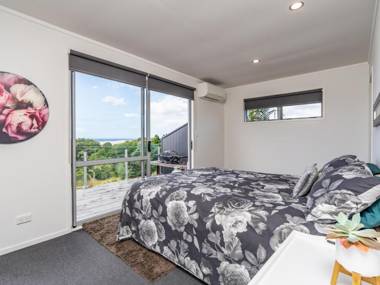 Cheviot's Hideaway - Mangawhai Heads Holiday Home