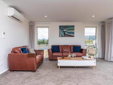 Bach near the Beach - Mangawhai Heads Holiday Home