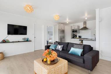 The Sunshine Bungalow - Mangawhai Heads Holiday Home