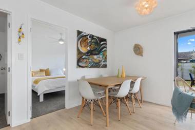 The Sunshine Bungalow - Mangawhai Heads Holiday Home