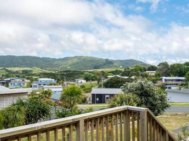 Driftwood Views - Mangawhai Heads Holiday Home