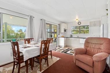 The Taranui Cottage - Mangawhai Heads Holiday Home