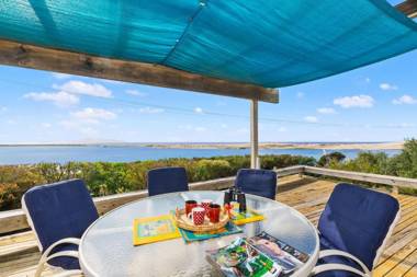 Taste Of Paradise with WiFi!- Mangawhai Heads Holiday Home