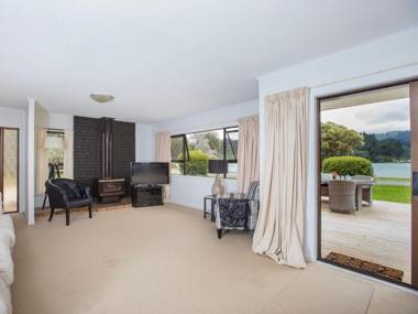 On Point - Point Wells Holiday Home