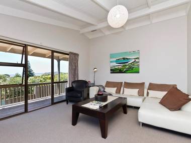 Takatu View - Omaha Holiday Home