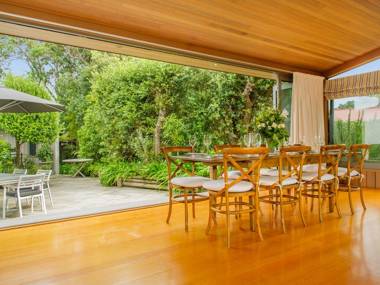 The Breakers - Whangapoua Executive Holiday Home