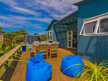 Bahama Blue - Matarangi Holiday Home