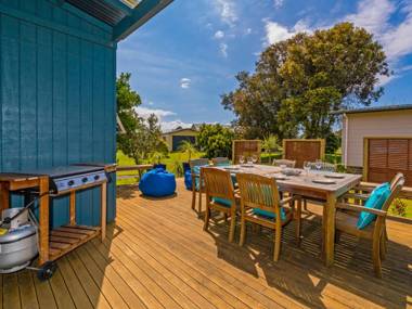 Bahama Blue - Matarangi Holiday Home