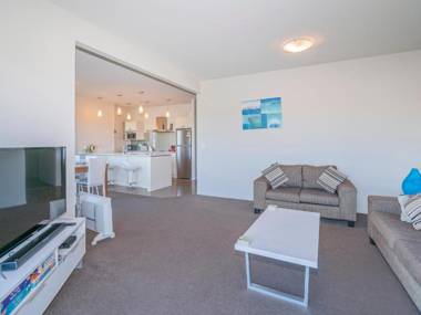 Matarangi Villa on Golf Course - Matarangi Holiday Home