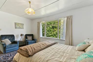 Pakawau Beach House - Golden Bay Holiday Home