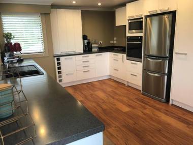 Kinloch Lakeview Lodge - Taupo