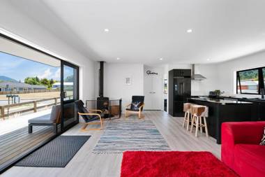 Dragonfly's Rest - Kinloch Holiday Home