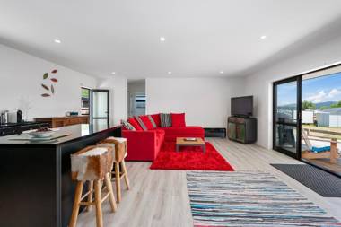 Dragonfly's Rest - Kinloch Holiday Home