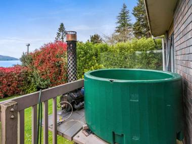 Lakeside Escape - Lake Tarawera Holiday Home