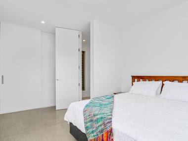 Mana Sarovar - Designer Lake Tarawera Holiday Home