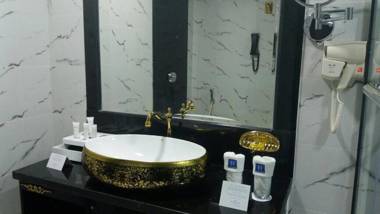 Golden Tulip Headington
