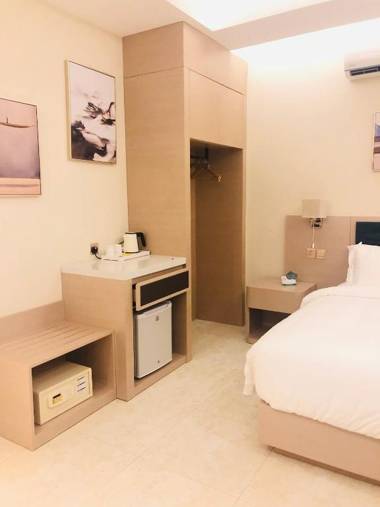 Season Inn Hotel