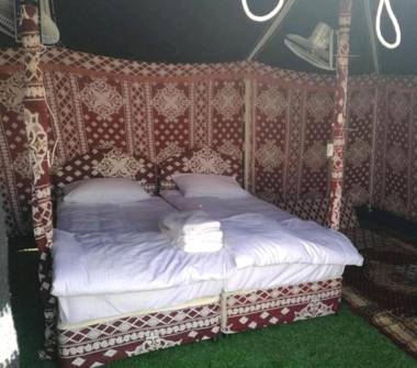 Crescent Desert Private Camp