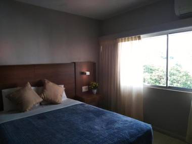 Hotel Tower House Suites