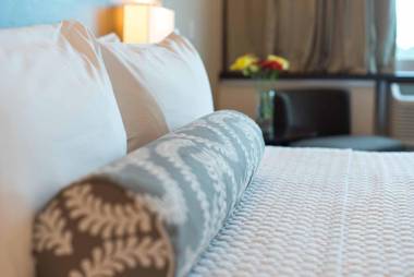 Crowne Plaza Airport an IHG Hotel