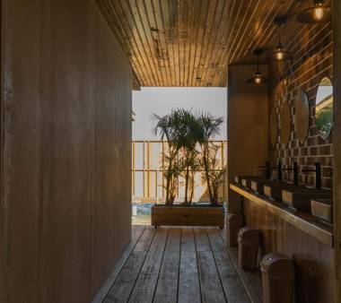 Aqua Lounge Bar & Hostal