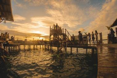 Aqua Lounge Bar & Hostal