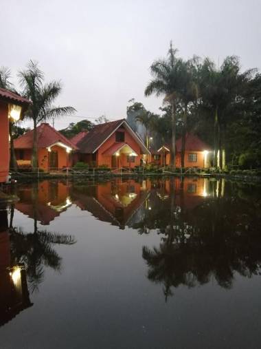 Cabañas Mountain River Lake Inn