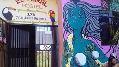 El Mural Backpackers