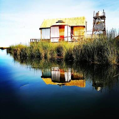 Uros Waliski Lodge