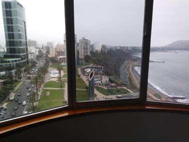 Oceanfront Miraflores Larcomar next to Marriott