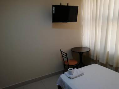 Maxy's Inn Hotel & Suite