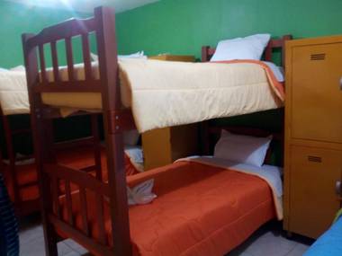 Sunset Hostel Airport