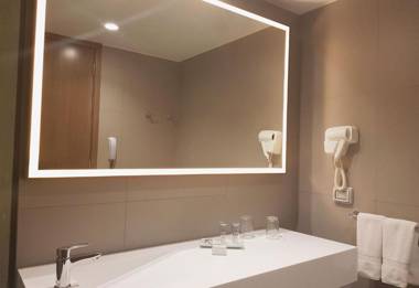 Dazzler by Wyndham Lima San Isidro