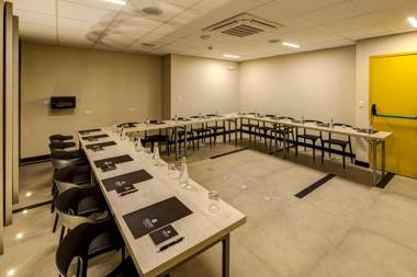 Arawi Miraflores Express