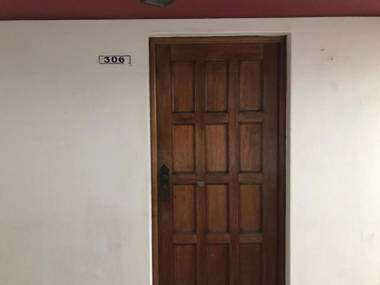 Tezza Apartment two blocks from the American Embassy