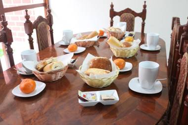 The White Lion 2 / 10 min Airport