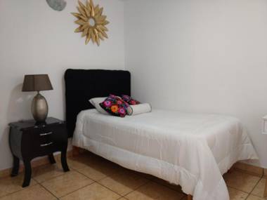 HABITACIÓN ALBORADA 1 con baño privado