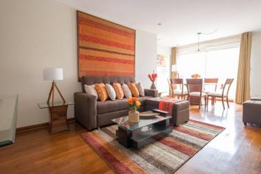 Simply Comfort - Bright and Spacious Apartment in the Heart of Miraflores