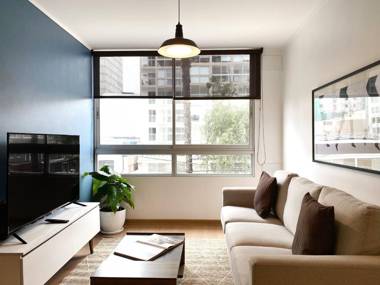 Breezy 2BR in Luxury Building