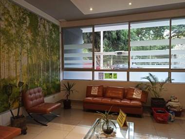 Apartamento completo frente a parque.