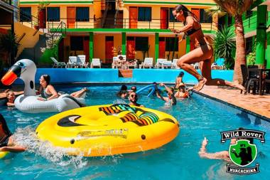 Wild Rover Huacachina
