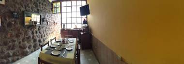 Blacky Hostel and Apartments