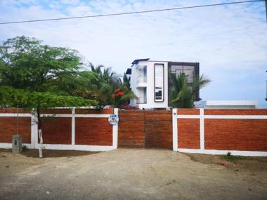 Casa de Mateo - Z o r r i t o s - Tumbes