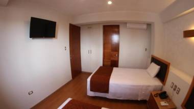 Ottavis Hotel & Café