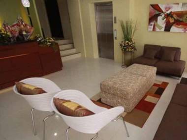 Sampaguita Suites Plaza Garcia