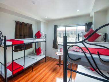 Vaccinated Staff - OYO 443 Maria Cristina Arcade Suites