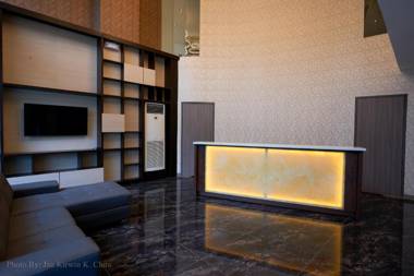 Griffin Hotel and Suites