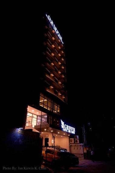 Griffin Hotel and Suites