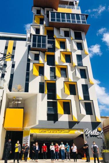 Yello Hotel